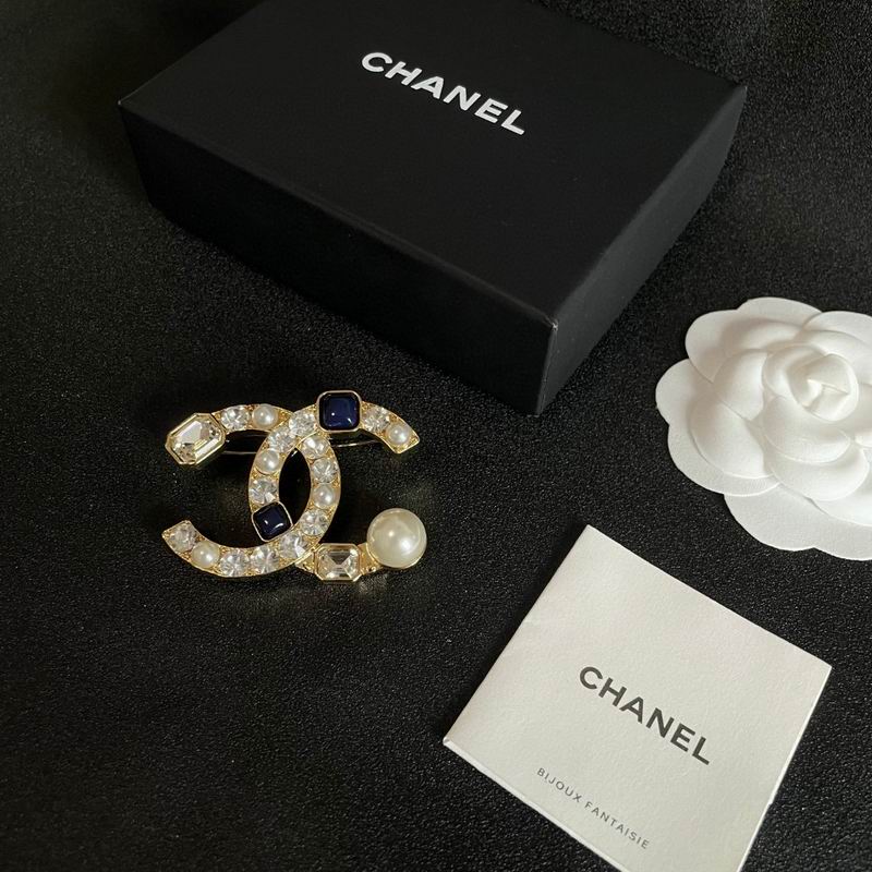 Chanel Brooch 04yxs167